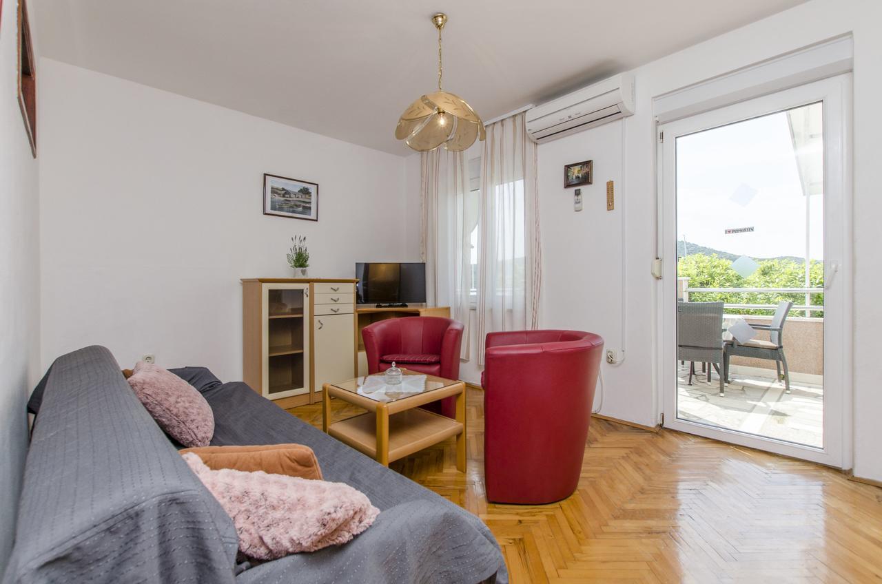 Apartment Danijela Primošten Exteriör bild