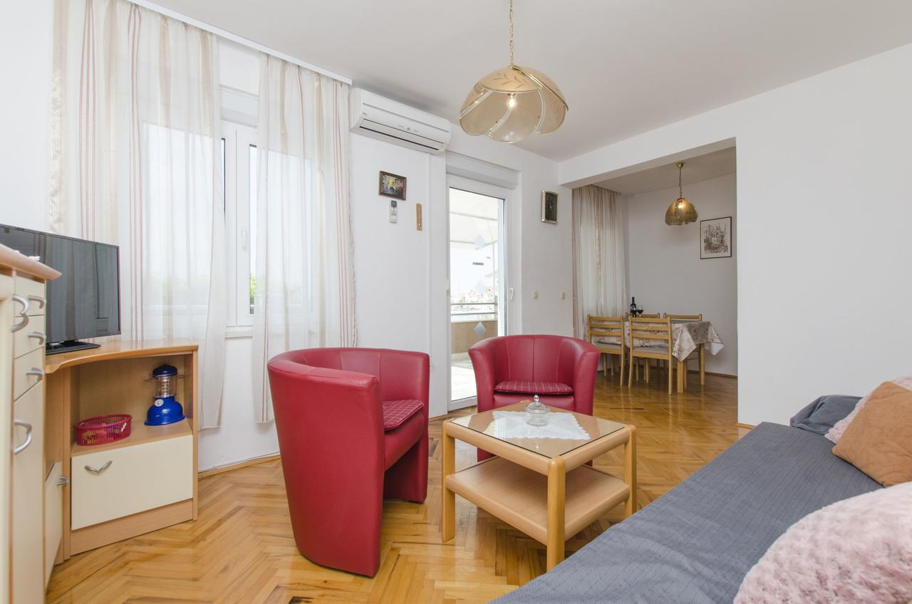 Apartment Danijela Primošten Exteriör bild