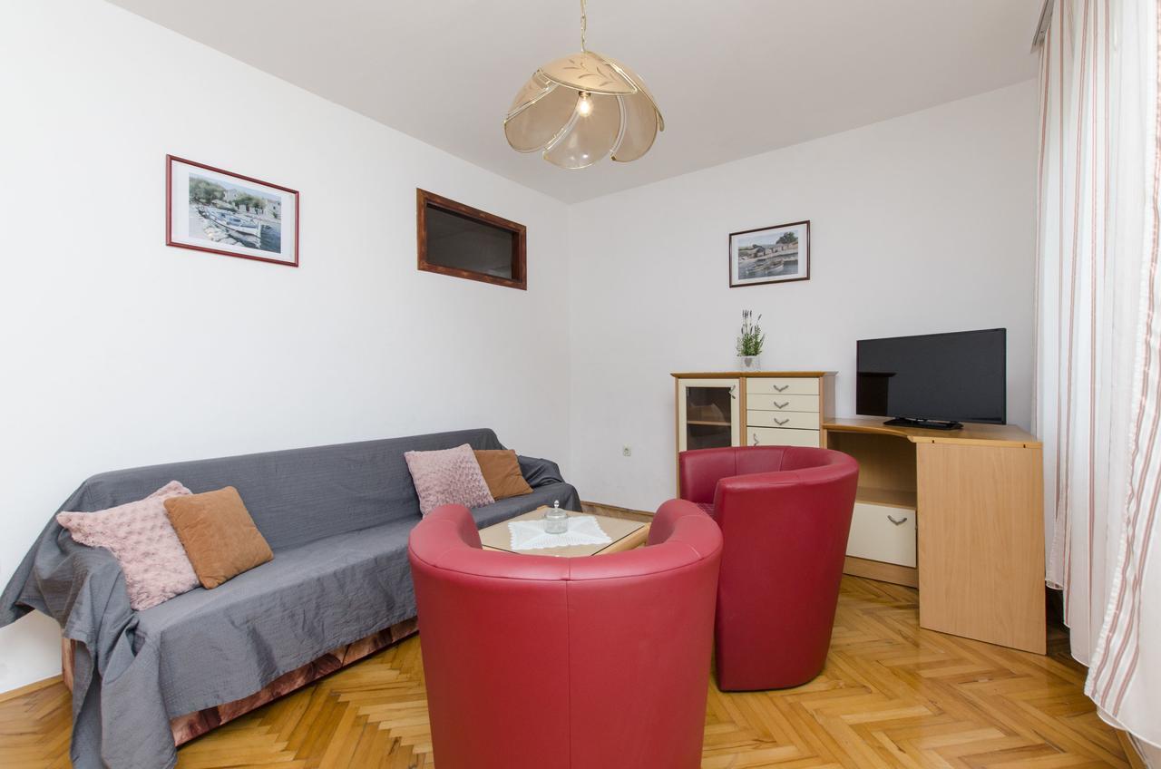 Apartment Danijela Primošten Exteriör bild
